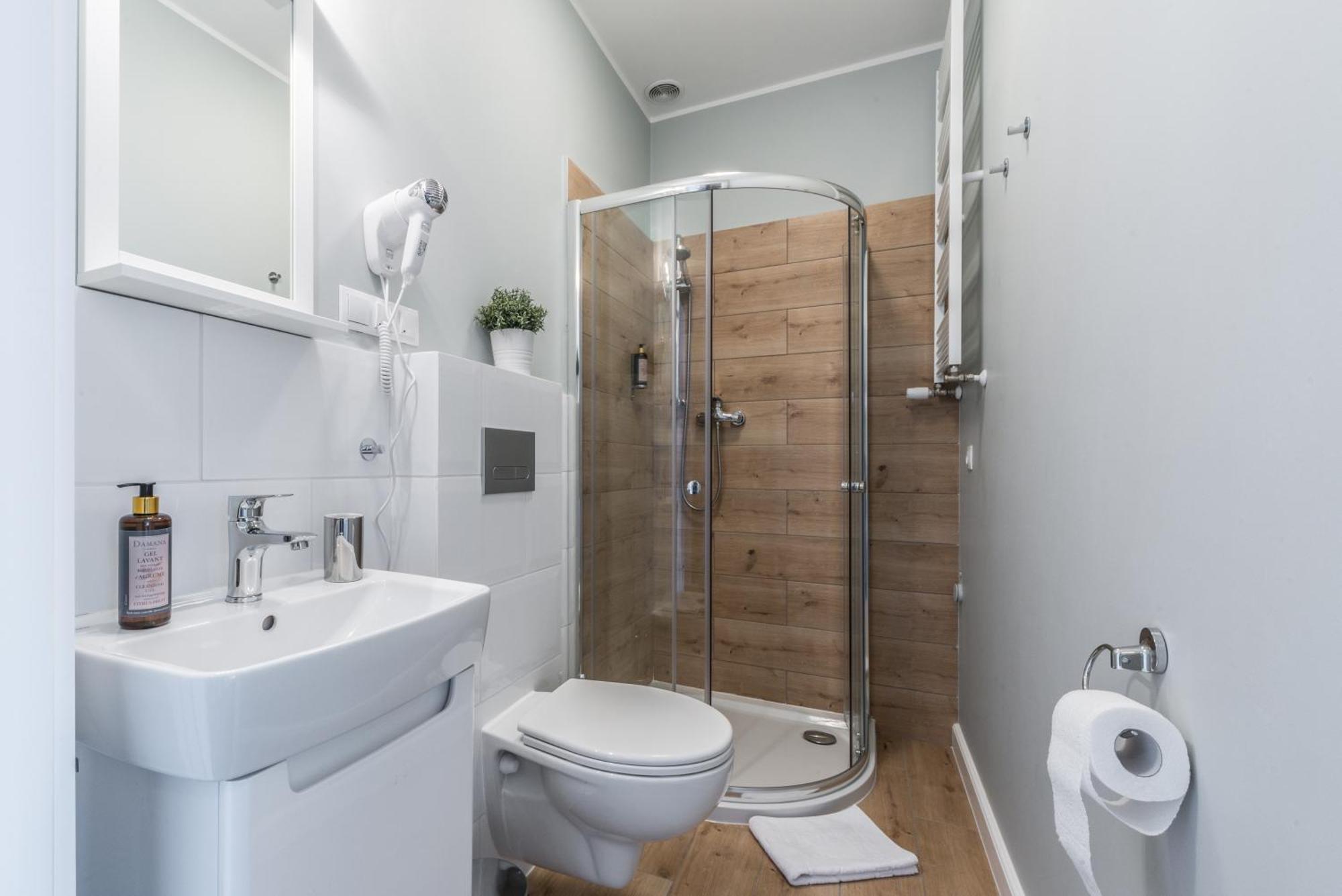 Rent Like - Serenity - Old Town 3*