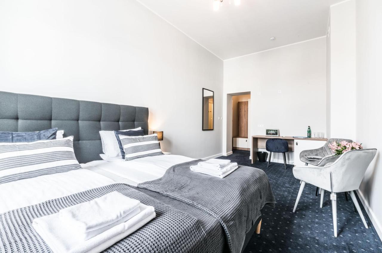 Rent Like - Serenity - Old Town 3*